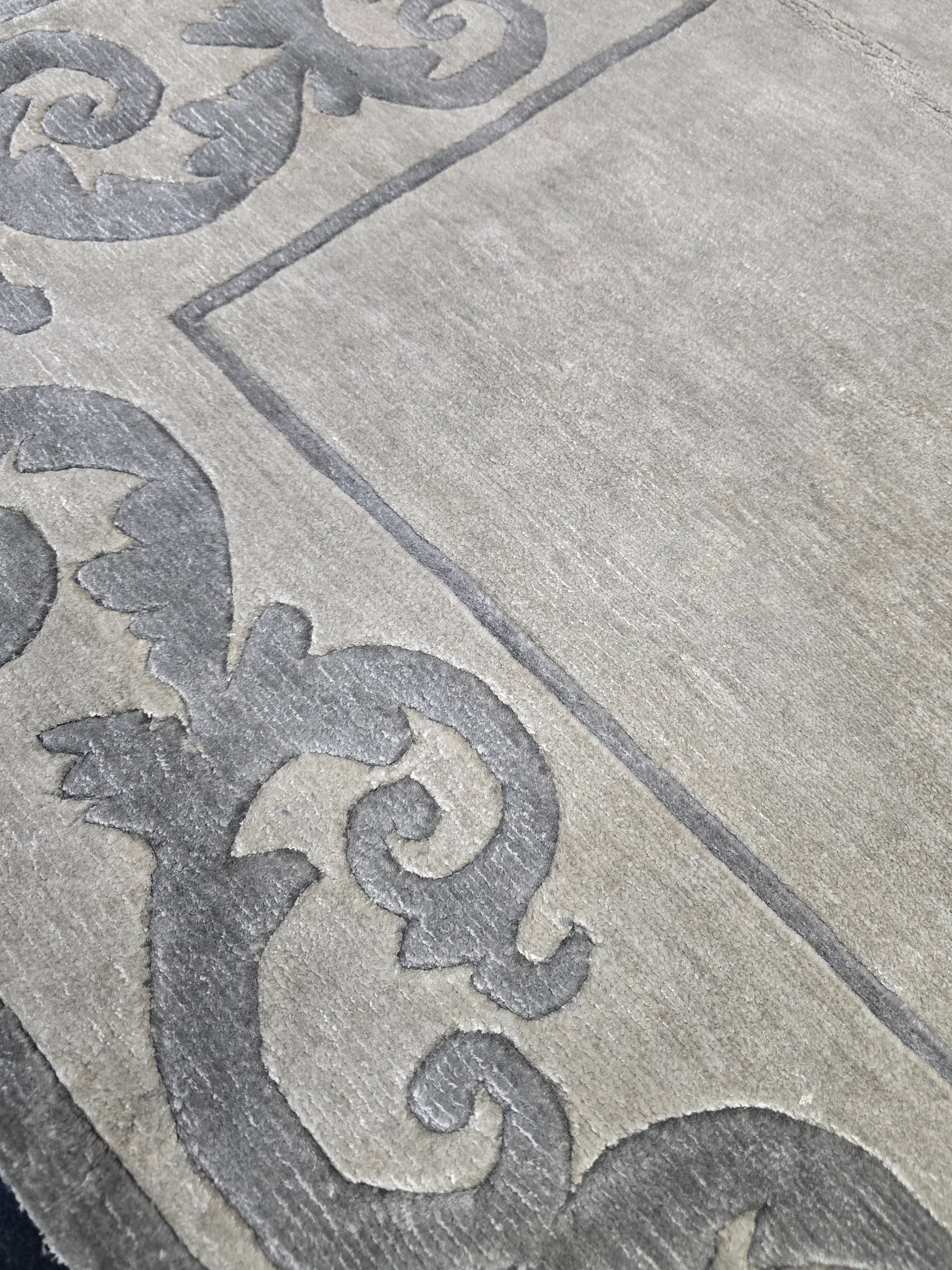 Pearl Luxury Rug 180 X 270